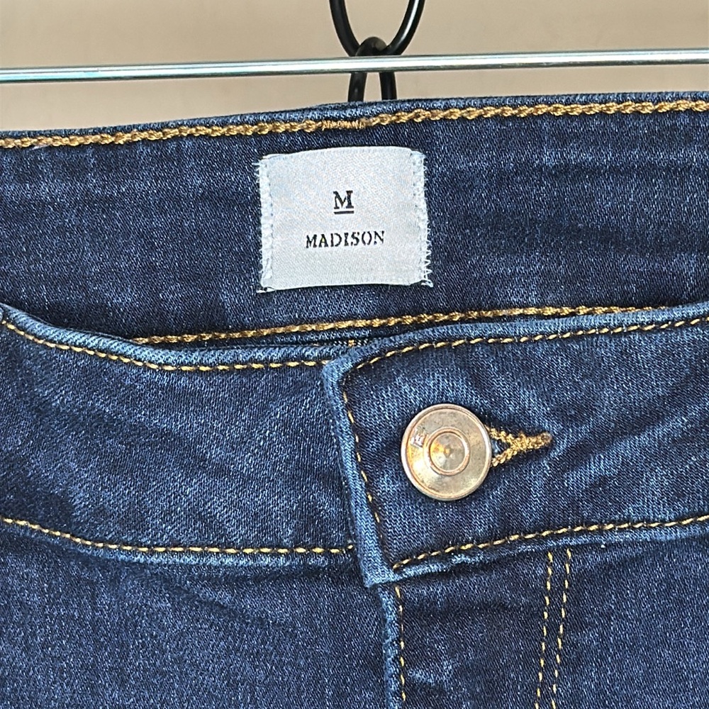 Madison Astor midrise skinny ankle jeans with frayed-hem, size 8/29, dark blue - Picture 5 of 16
